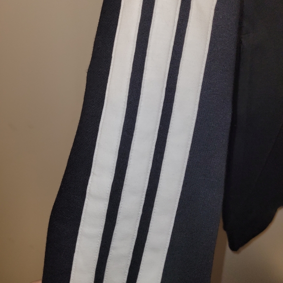 Adidas Black and White Pullover | Zip Pockets | Iconic 3 Strips on Sleeves | SM - Picture 8 of 8